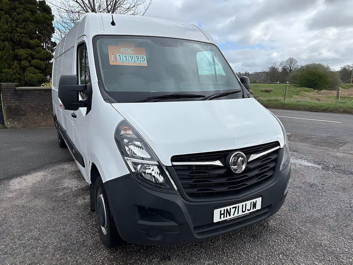 Used 2021 Vauxhall Movano 3500 Edition White - Front View