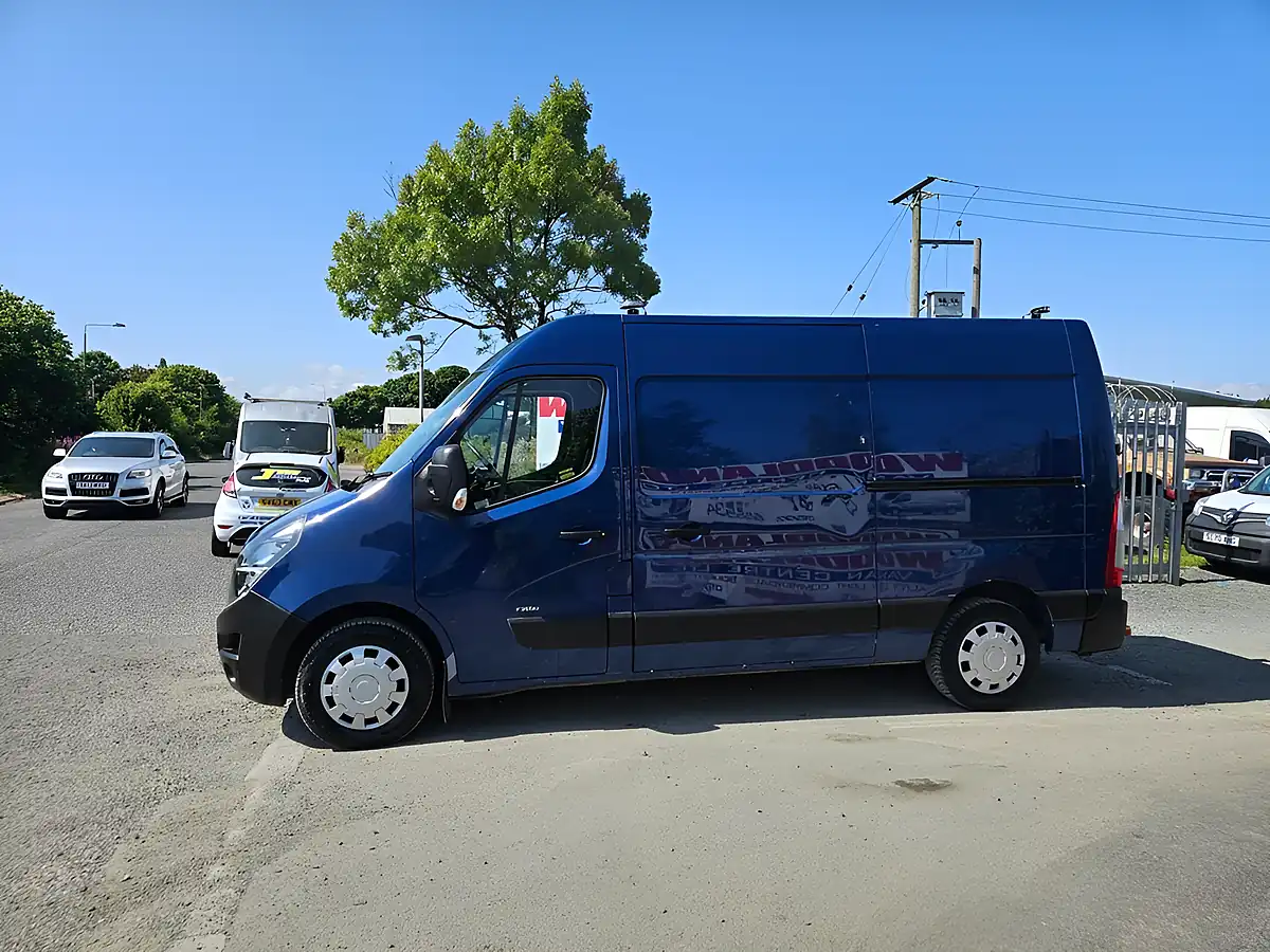 Used 2021 Vauxhall Movano Edition Blue - Interior and Exterior details 5