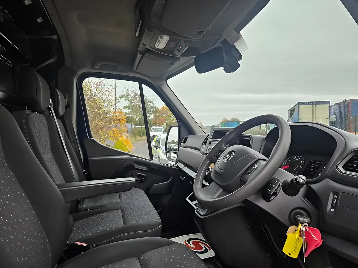Used 2021 Vauxhall Movano Edition Blue - Interior and Exterior details 11