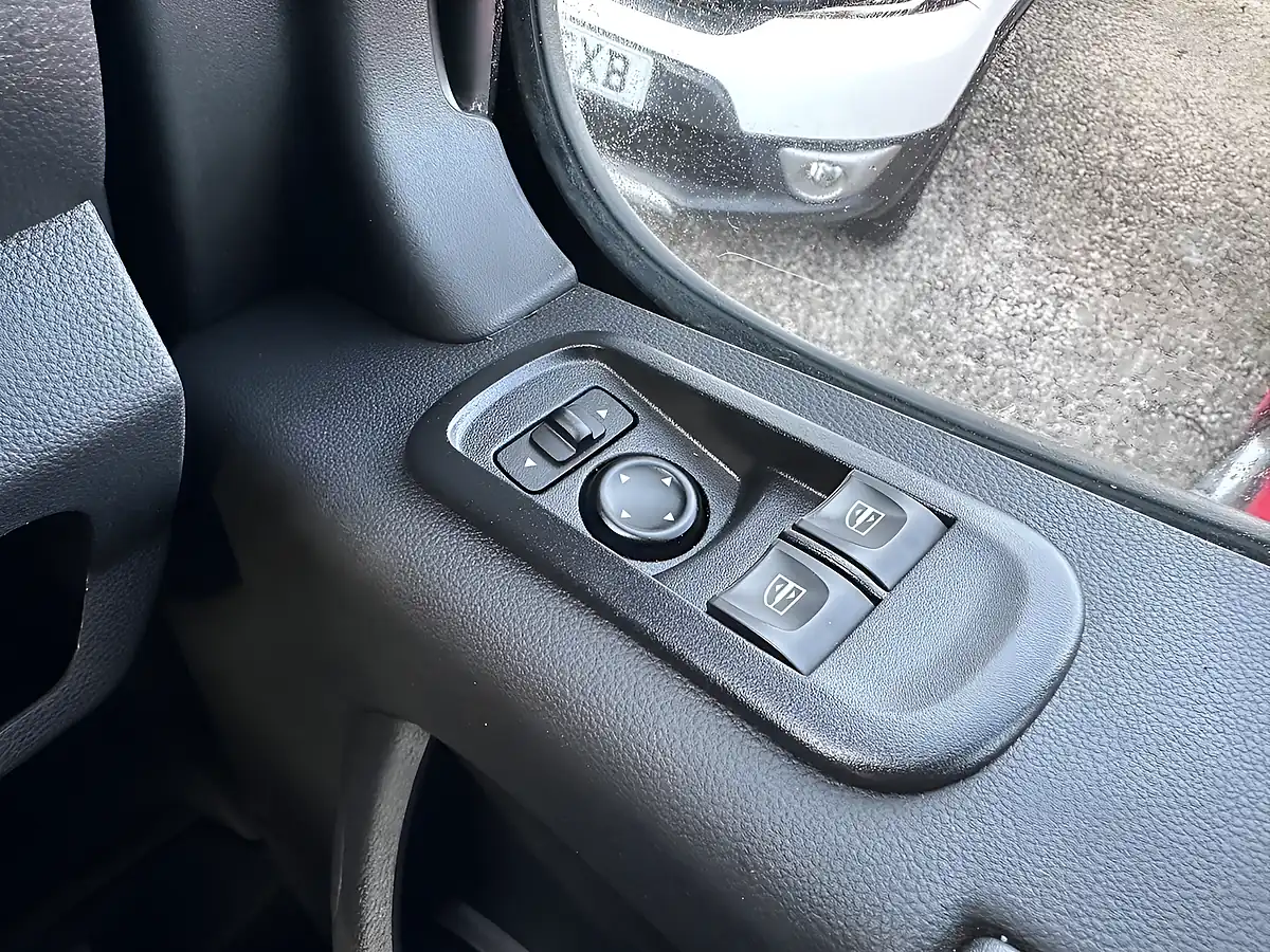 Used 2021 Vauxhall Movano Edition L3H2 White - Interior and Exterior details 17