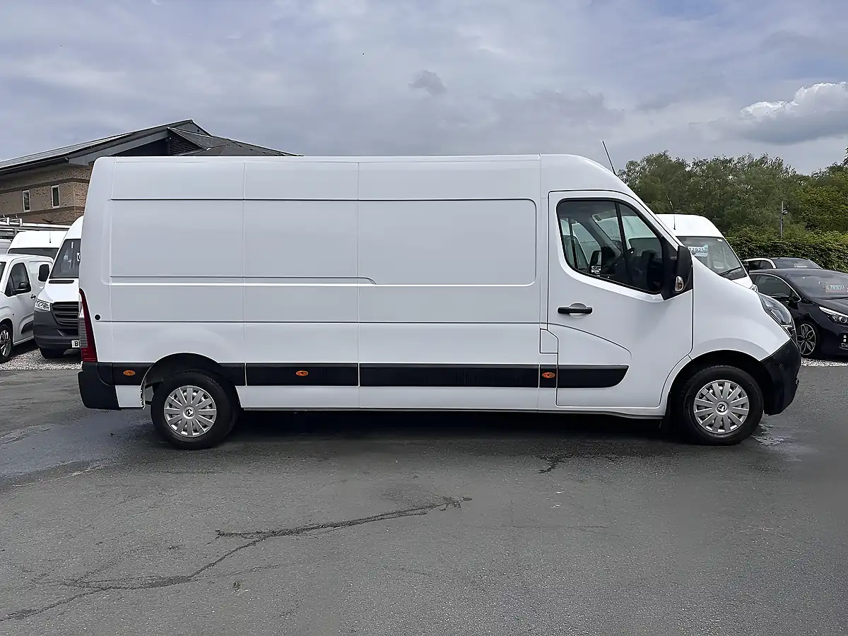 Used 2021 Vauxhall Movano Edition L3H2 White - Interior and Exterior details 8
