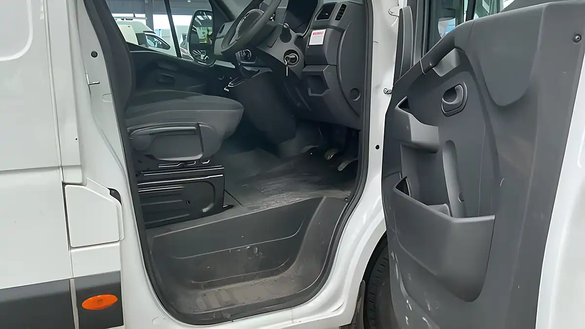 Used 2021 Vauxhall Movano Edition White - Interior and Exterior details 9