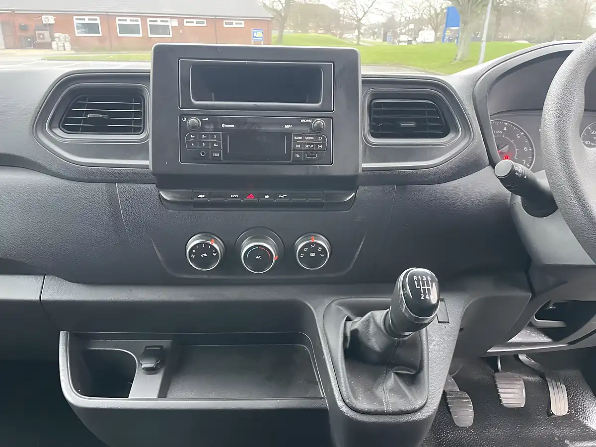 Used 2021 Vauxhall Movano F3500 Silver - Interior and Exterior details 12
