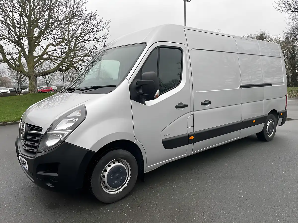 Used 2021 Vauxhall Movano F3500 Silver - Interior and Exterior details 7