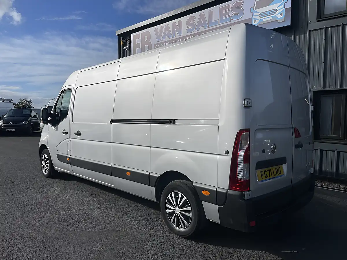 Used 2021 Vauxhall Movano F3500 Workshop Van Silver - Interior and Exterior details 7
