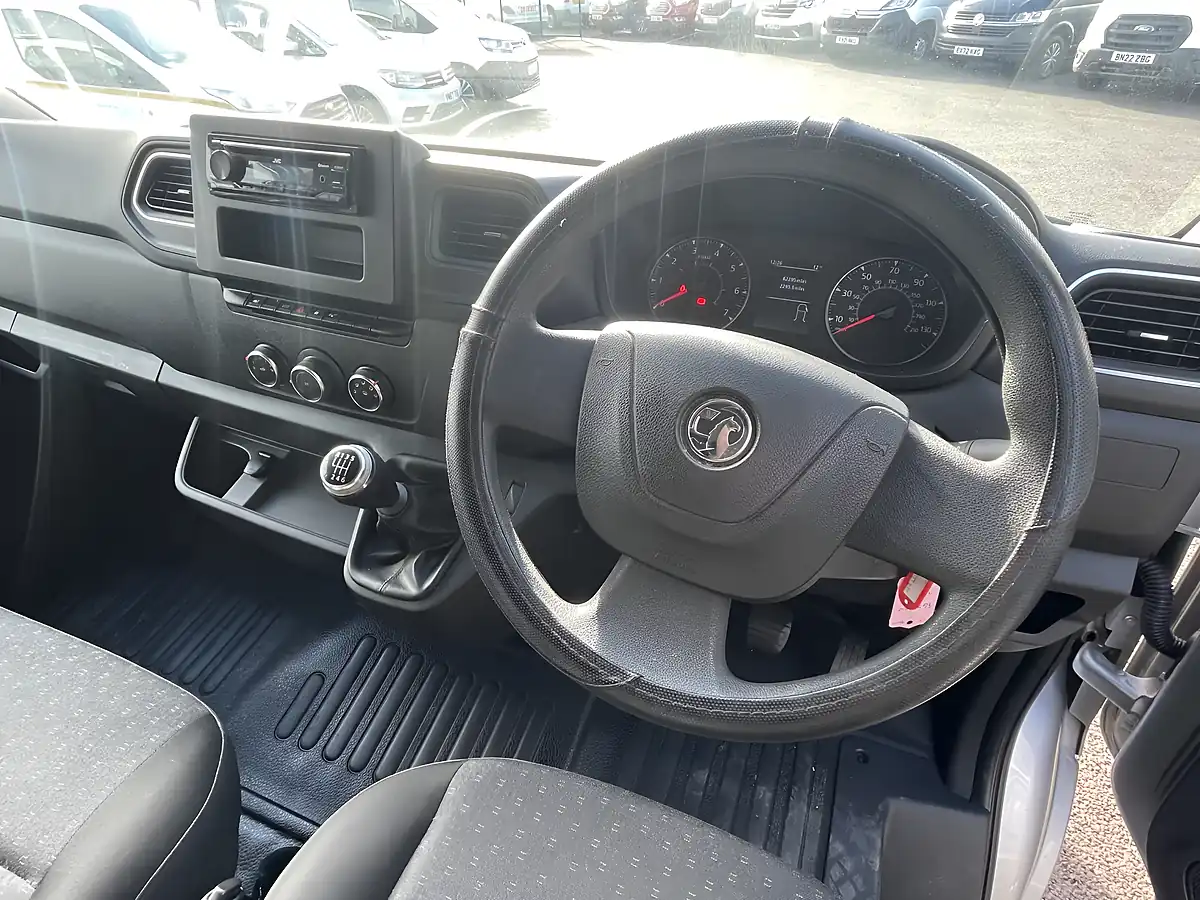 Used 2021 Vauxhall Movano F3500 Workshop Van Silver - Interior and Exterior details 8