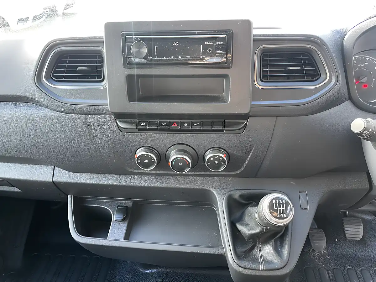 Used 2021 Vauxhall Movano F3500 Workshop Van Silver - Interior and Exterior details 9