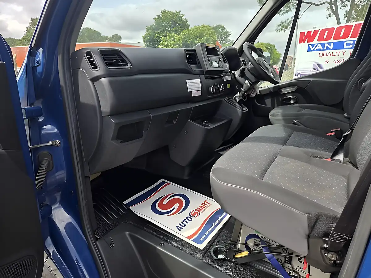 Used 2021 Vauxhall Movano L2H2 F3500 Blue - Interior and Exterior details 10