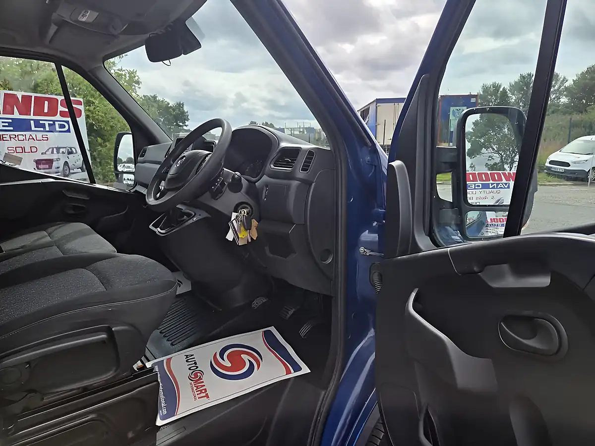 Used 2021 Vauxhall Movano L2H2 F3500 Blue - Interior and Exterior details 11