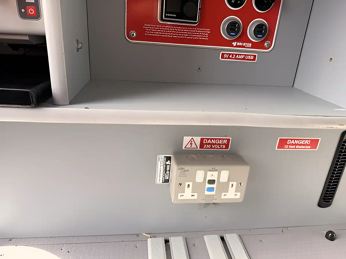 Used 2021 Vauxhall Movano Messing Unit / Welfare Van White - Interior and Exterior details 14
