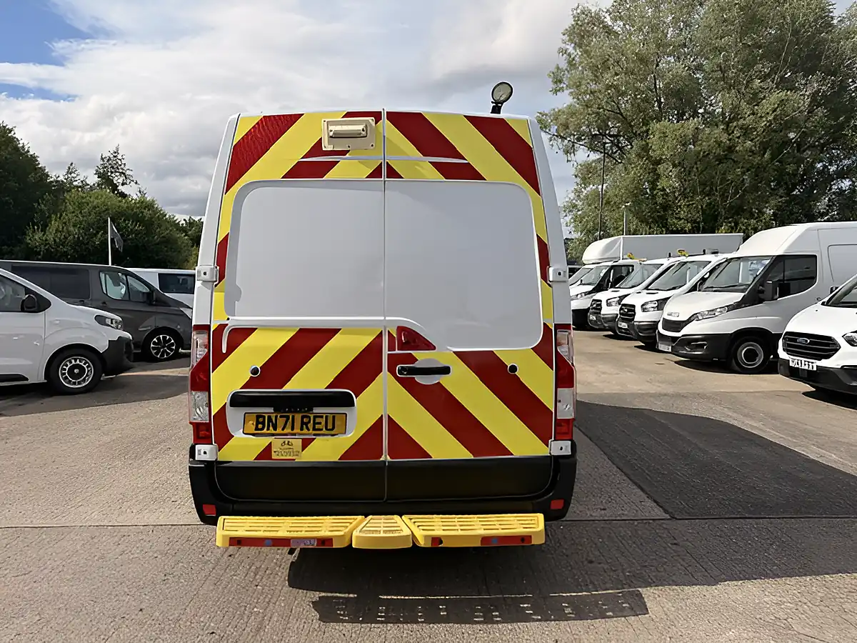 Used 2021 Vauxhall Movano Messing Unit / Welfare Van White - Interior and Exterior details 4
