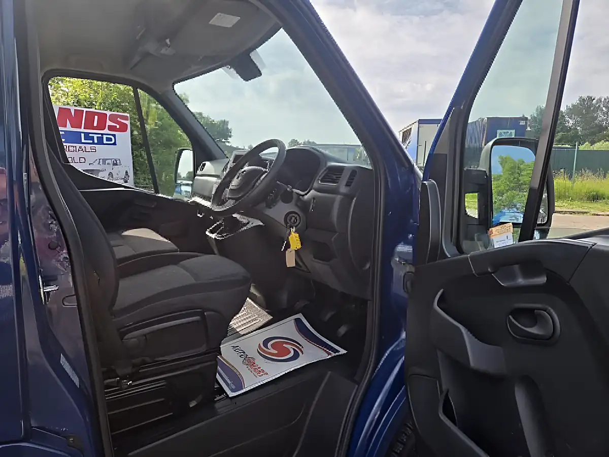 Used 2021 Vauxhall Movano Work Van Blue - Interior and Exterior details 10
