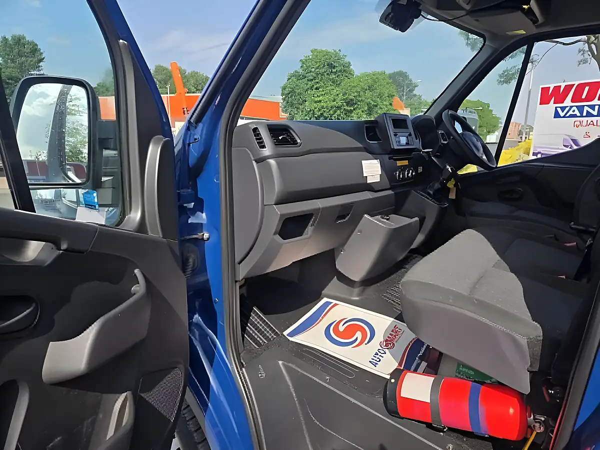Used 2021 Vauxhall Movano Work Van Blue - Interior and Exterior details 9