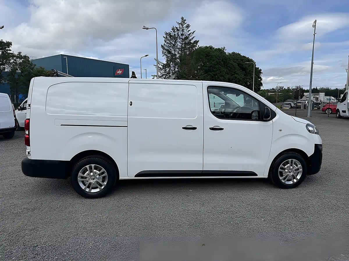 Used 2021 Vauxhall Vivaro 2900 Dynamic L2H1 White - Interior and Exterior details 5