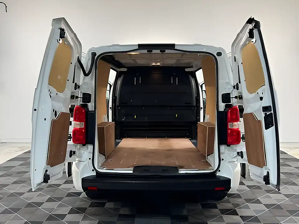 Used 2021 Vauxhall Vivaro 2900 Sportive White - Interior and Exterior details 16