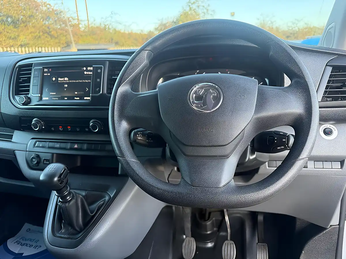 Used 2021 Vauxhall Vivaro 3100 Edition L2 H1 White - Interior and Exterior details 17