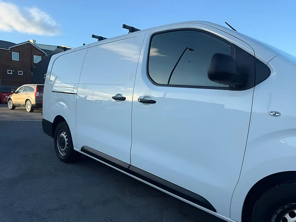 Used 2021 Vauxhall Vivaro 3100 Edition L2 H1 White - Interior and Exterior details 20