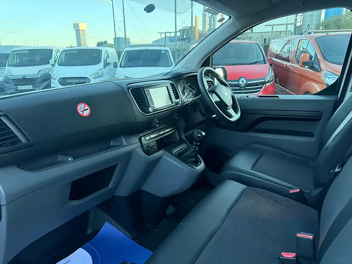 Used 2021 Vauxhall Vivaro 3100 Edition L2 H1 White - Interior and Exterior details 9