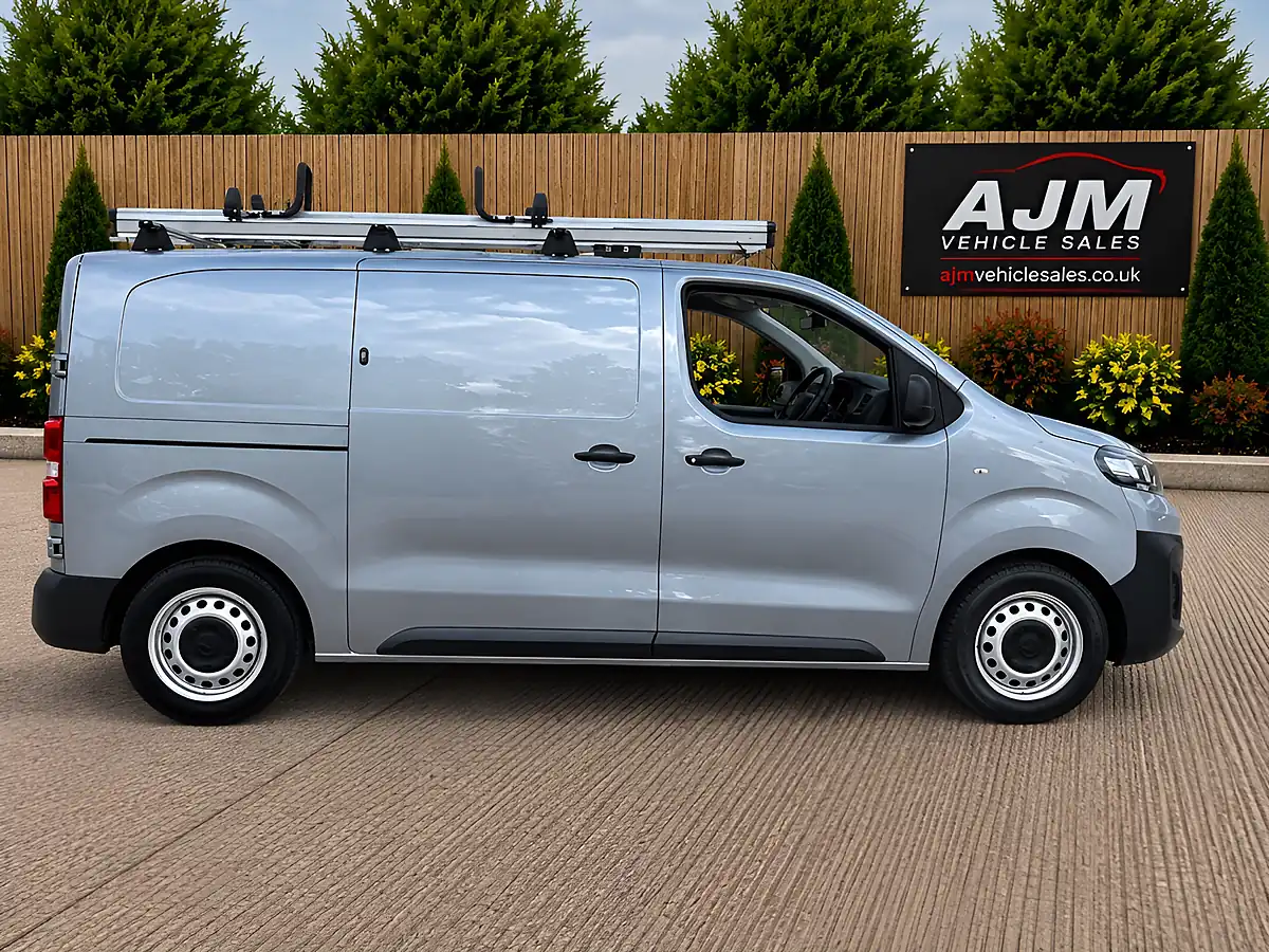 Used 2021 Vauxhall Vivaro Dynamic Grey - Interior and Exterior details 8