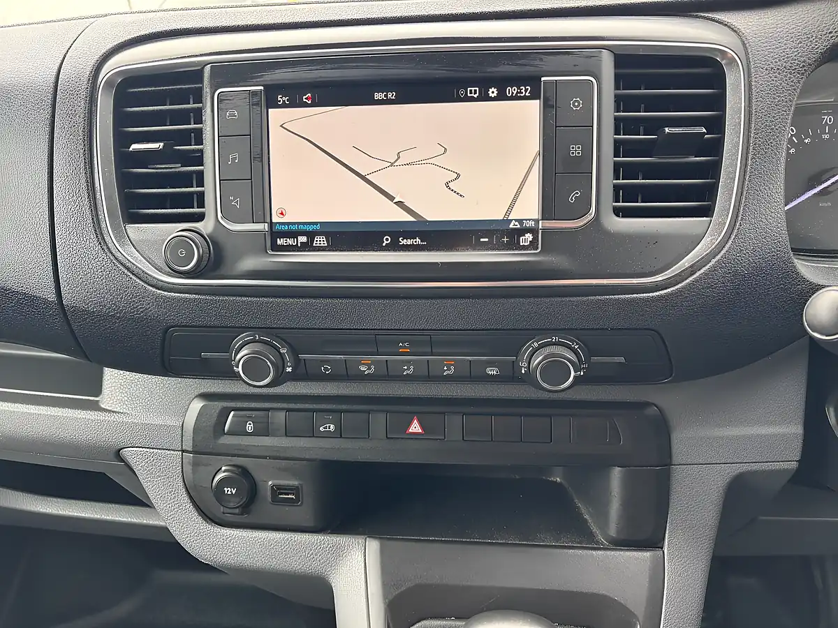 Used 2021 Vauxhall Vivaro Dynamic White - Interior and Exterior details 15