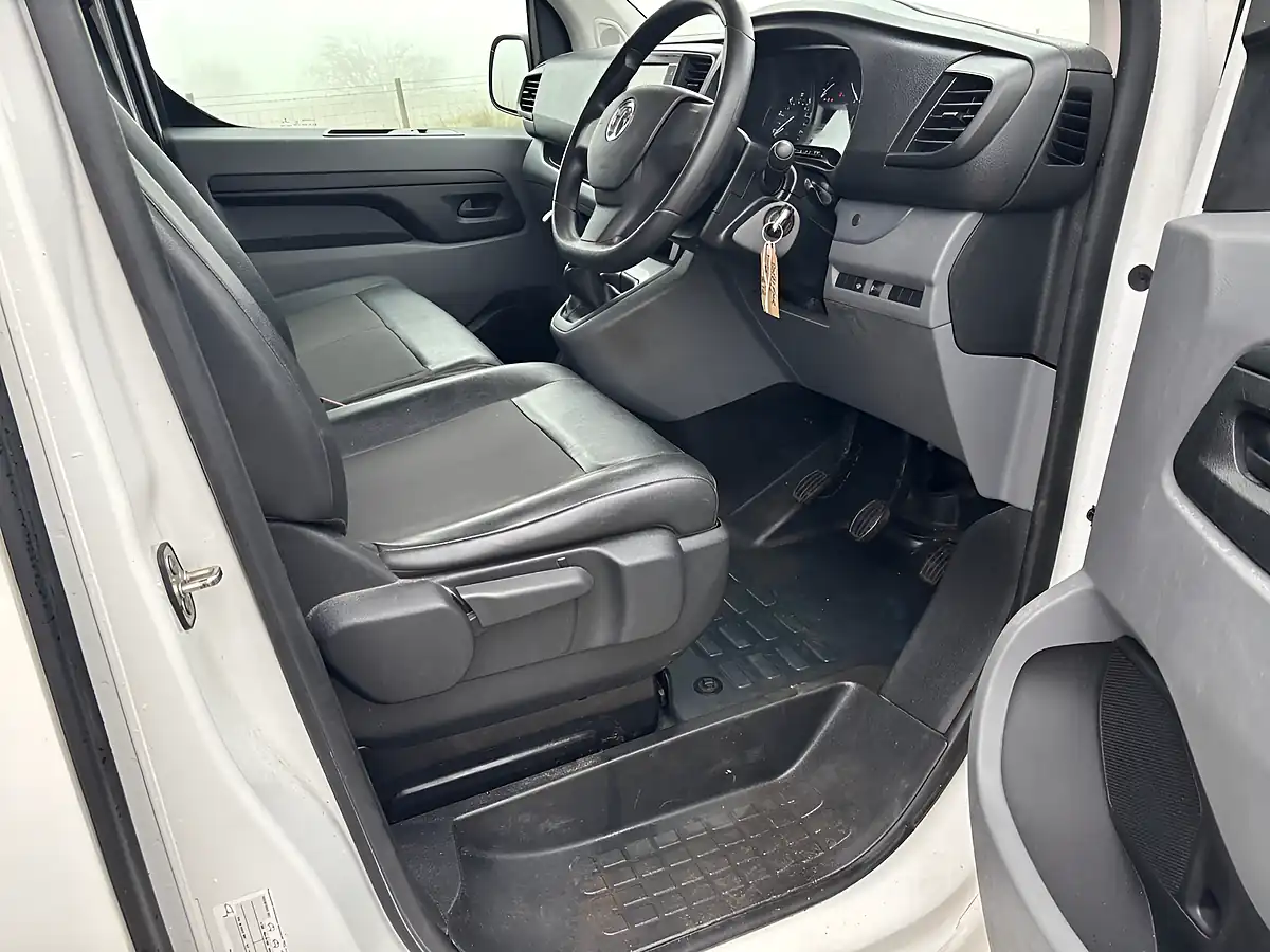 Used 2021 Vauxhall Vivaro Dynamic White - Interior and Exterior details 17