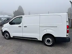 Used 2021 Vauxhall Vivaro Dynamic White - Interior and Exterior details 7