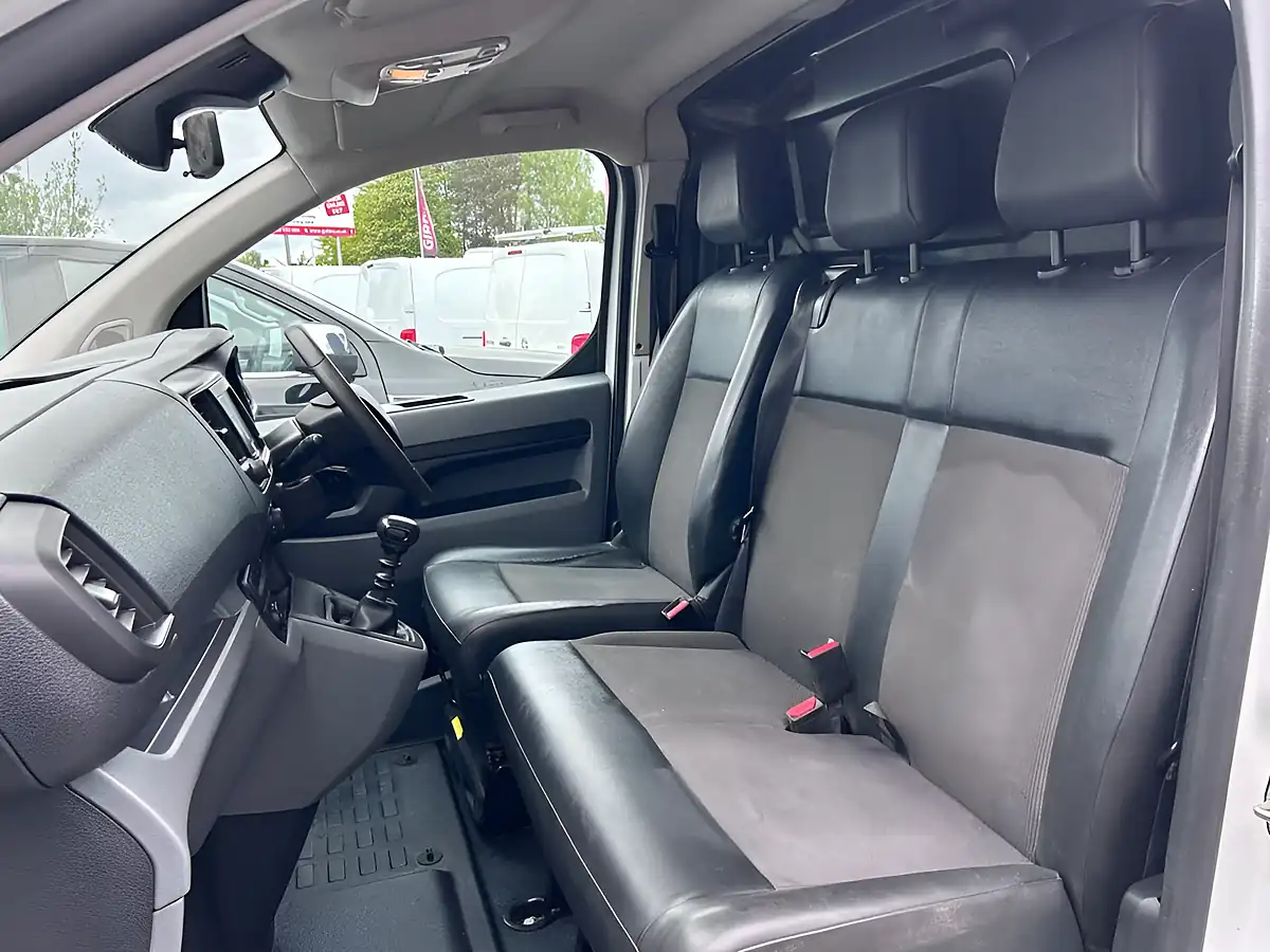 Used 2021 Vauxhall Vivaro Dynamic White - Interior and Exterior details 12