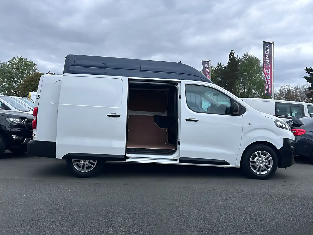 Used 2021 Vauxhall Vivaro Dynamic White - Interior and Exterior details 14