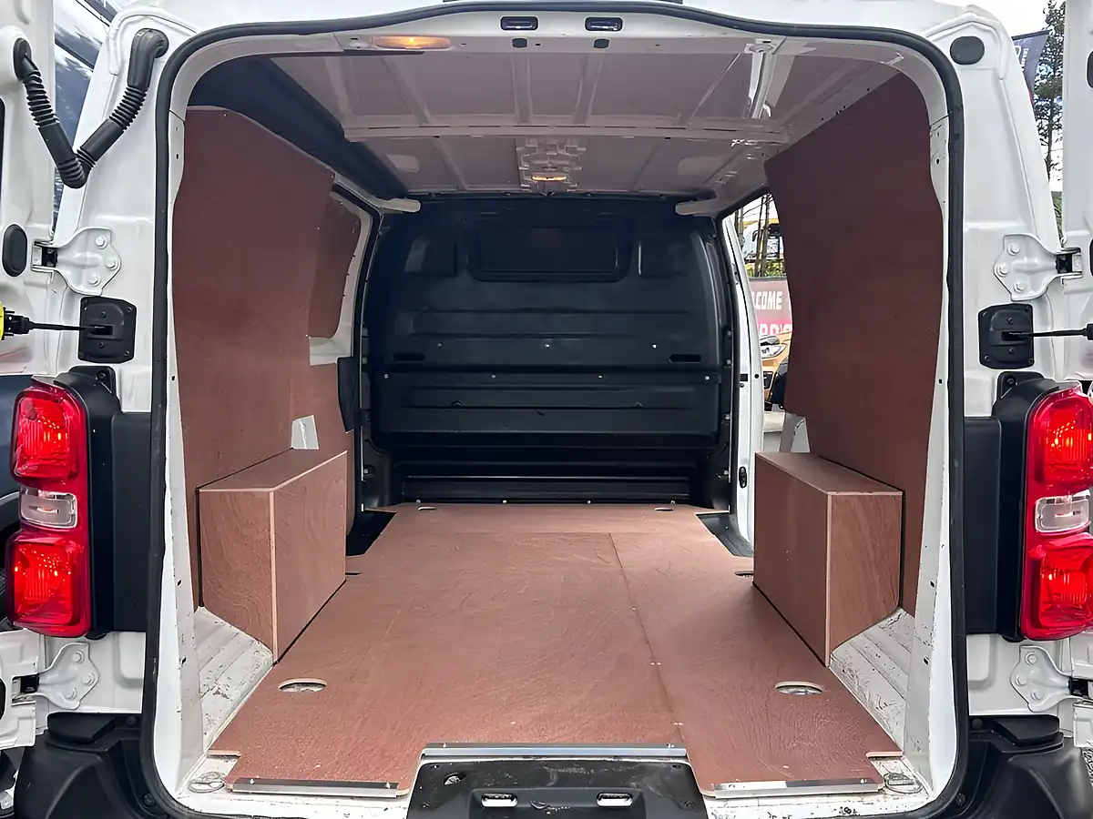 Used 2021 Vauxhall Vivaro Dynamic White - Interior and Exterior details 16