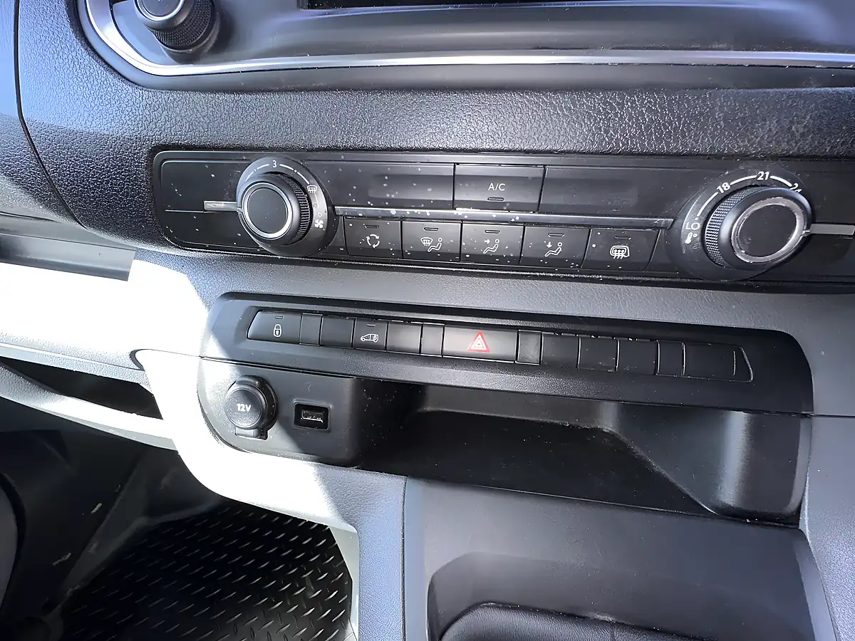 Used 2021 Vauxhall Vivaro Dynamic White - Interior and Exterior details 16