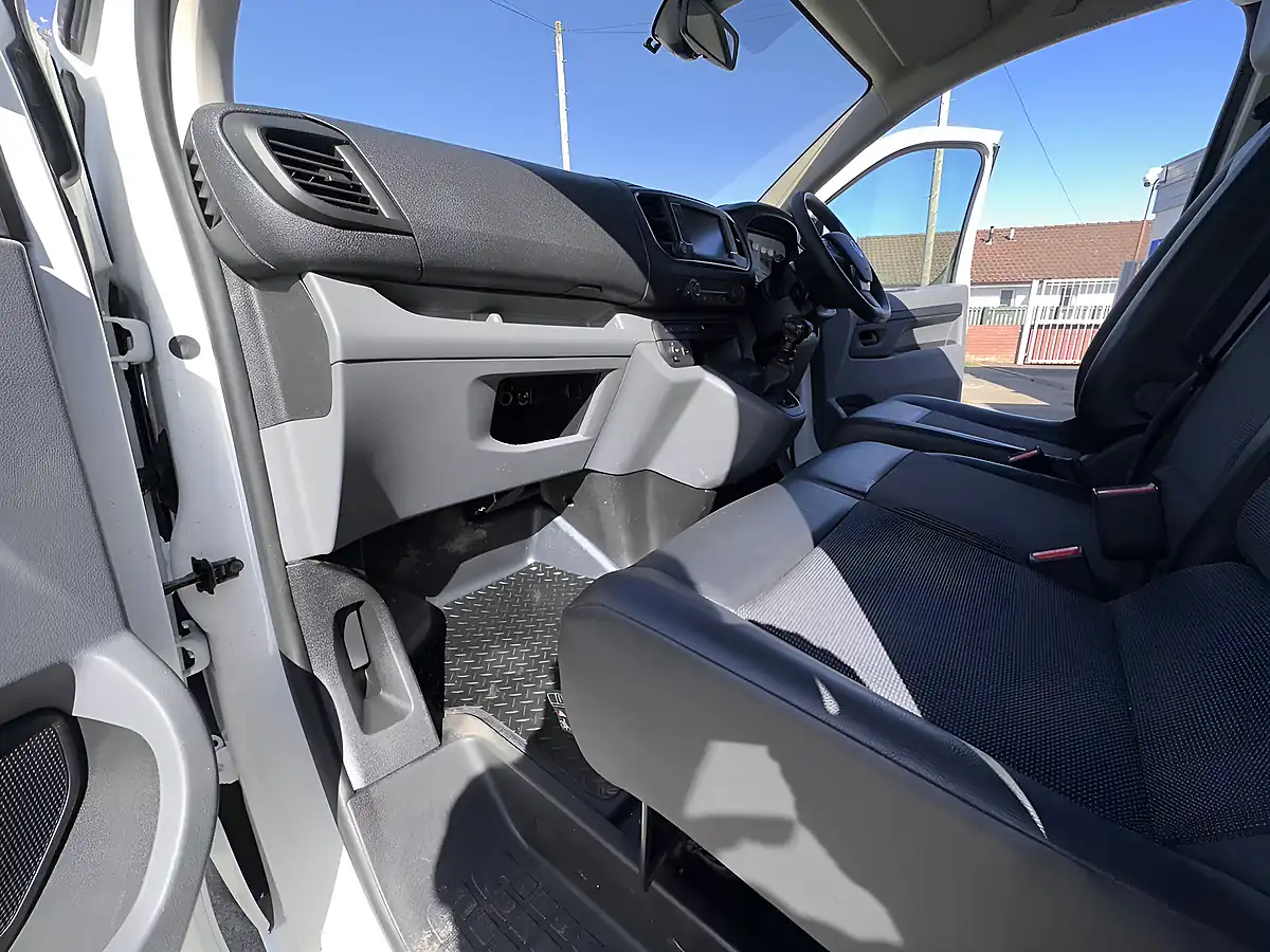 Used 2021 Vauxhall Vivaro Dynamic White - Interior and Exterior details 17
