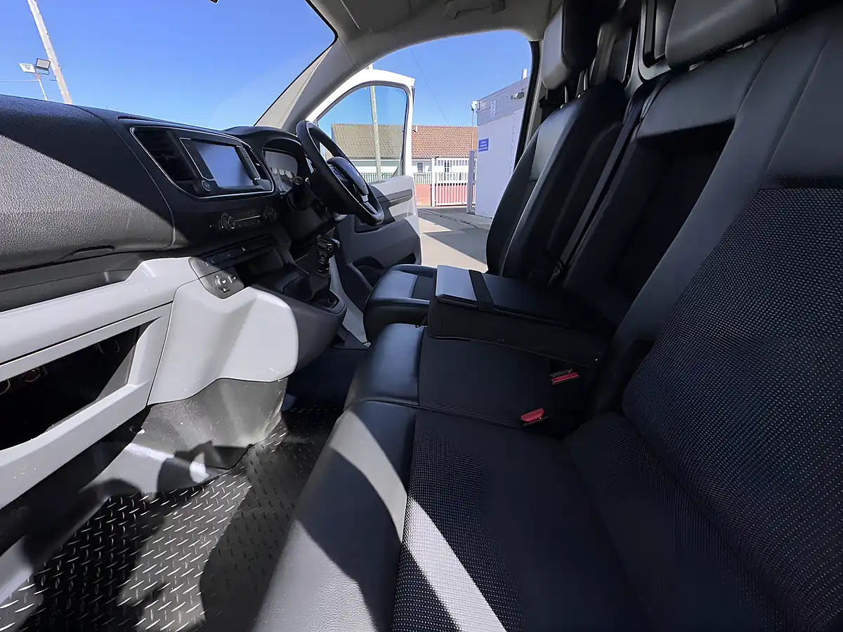 Used 2021 Vauxhall Vivaro Dynamic White - Interior and Exterior details 18