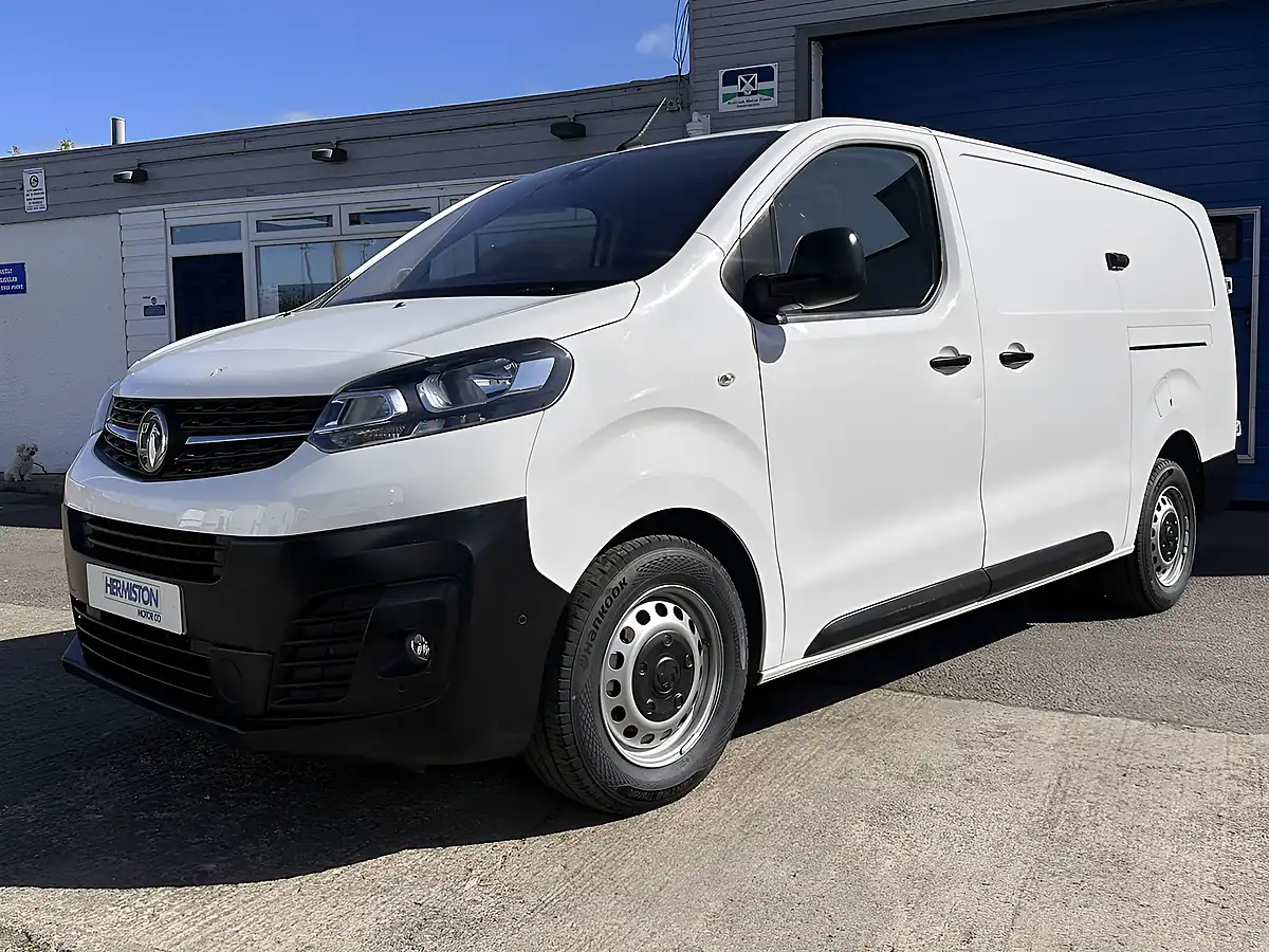Used 2021 Vauxhall Vivaro Dynamic White - Interior and Exterior details 5