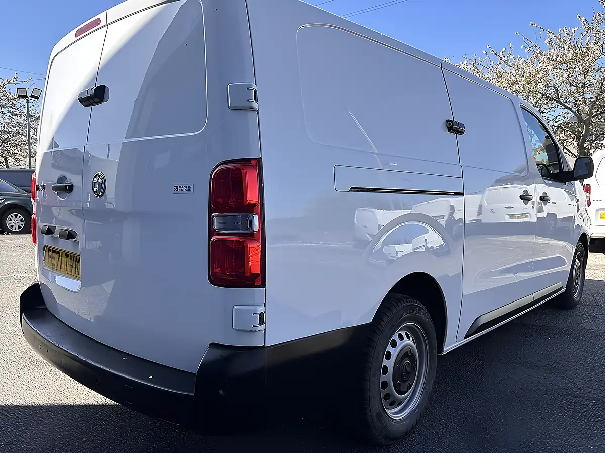 Used 2021 Vauxhall Vivaro Dynamic White - Interior and Exterior details 8