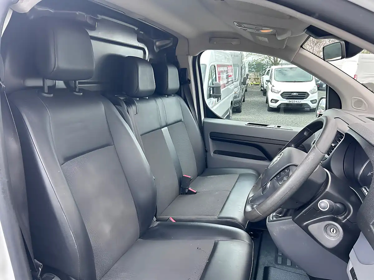 Used 2021 Vauxhall Vivaro Dynamic White - Interior and Exterior details 10