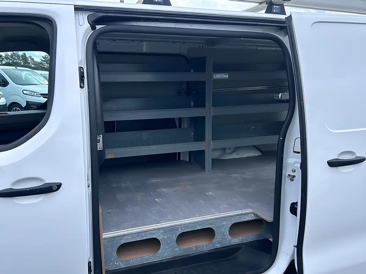Used 2021 Vauxhall Vivaro Dynamic White - Interior and Exterior details 14
