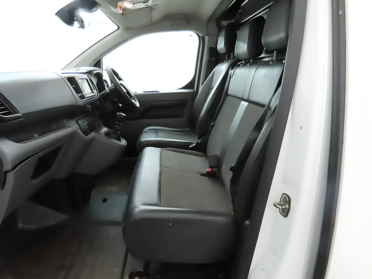 Used 2021 Vauxhall Vivaro Dynamic White - Interior and Exterior details 11