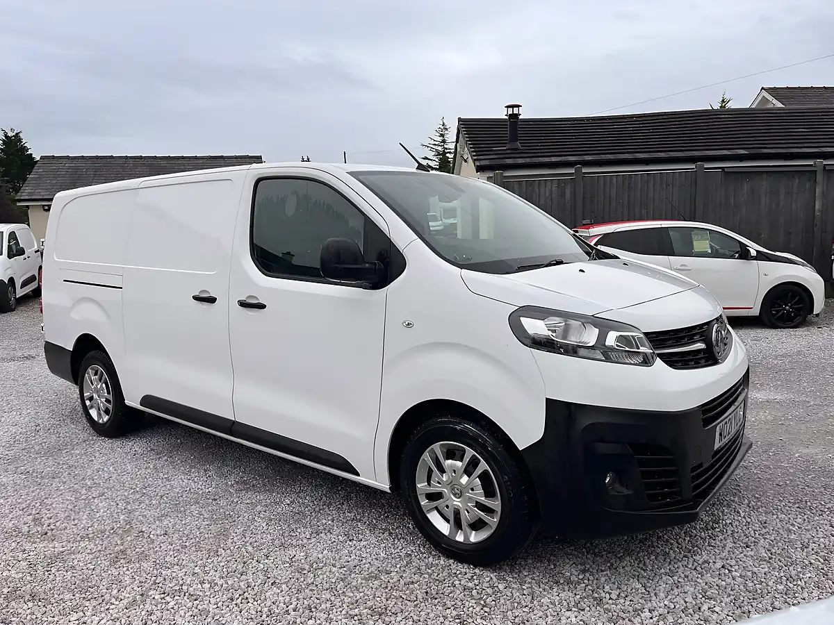 Used 2021 Vauxhall Vivaro Dynamic White - Front View