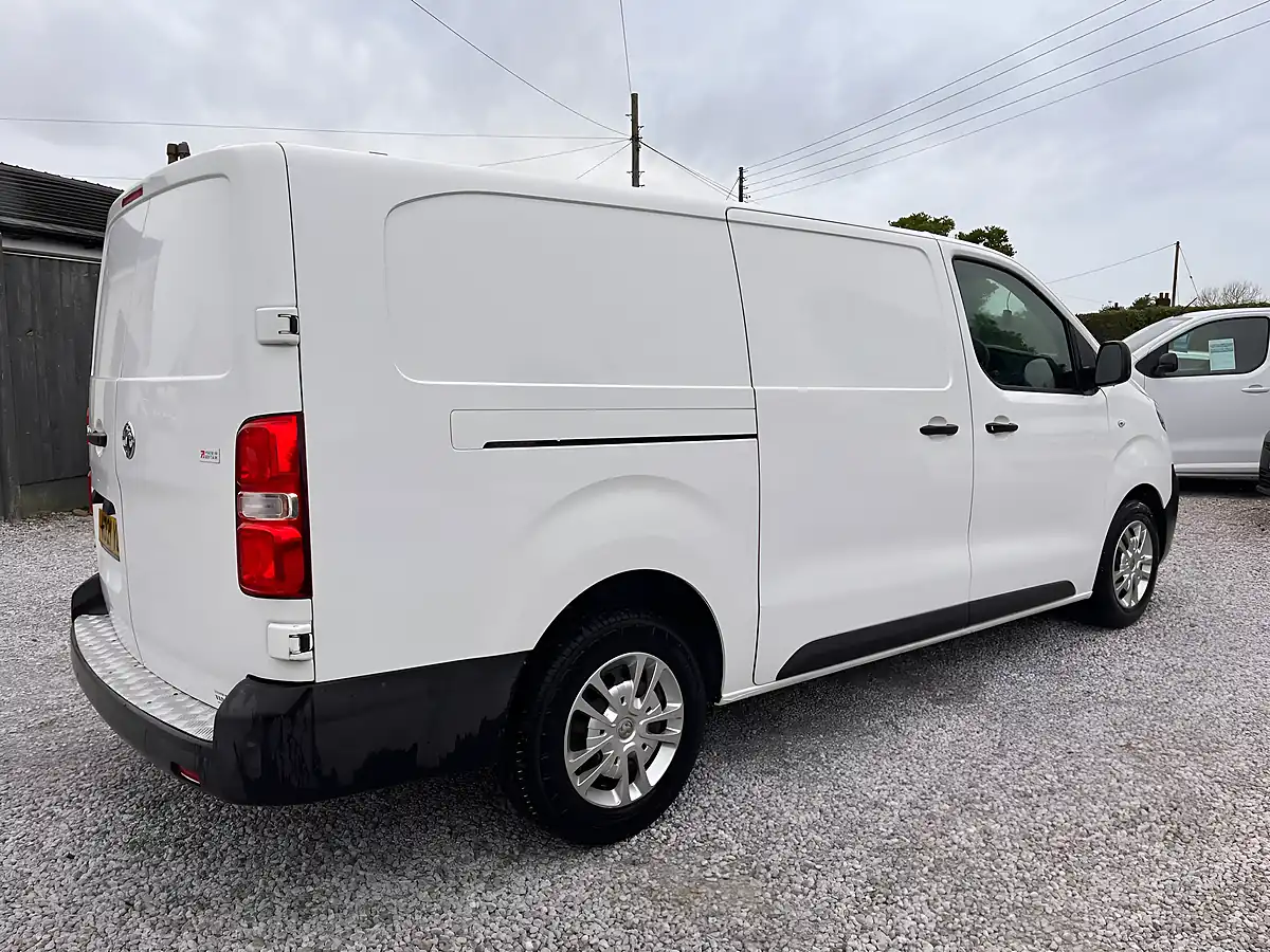 Used 2021 Vauxhall Vivaro Dynamic White - Interior and Exterior details 12