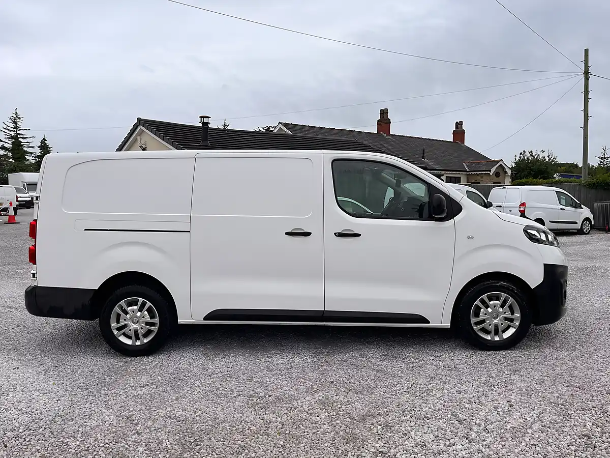 Used 2021 Vauxhall Vivaro Dynamic White - Interior and Exterior details 13