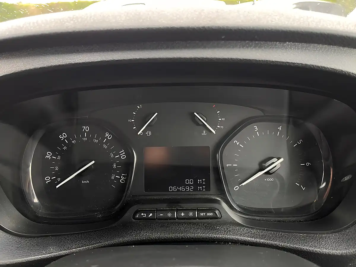 Used 2021 Vauxhall Vivaro Dynamic White - Interior and Exterior details 14
