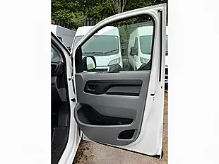 Used 2021 Vauxhall Vivaro Dynamic White - Interior and Exterior details 13