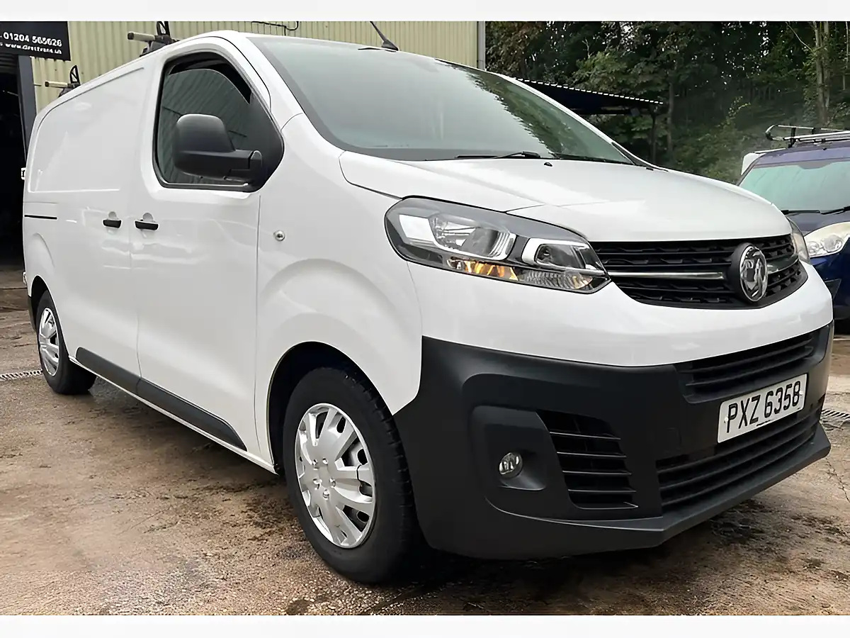 Used 2021 Vauxhall Vivaro Dynamic White - Interior and Exterior details 4