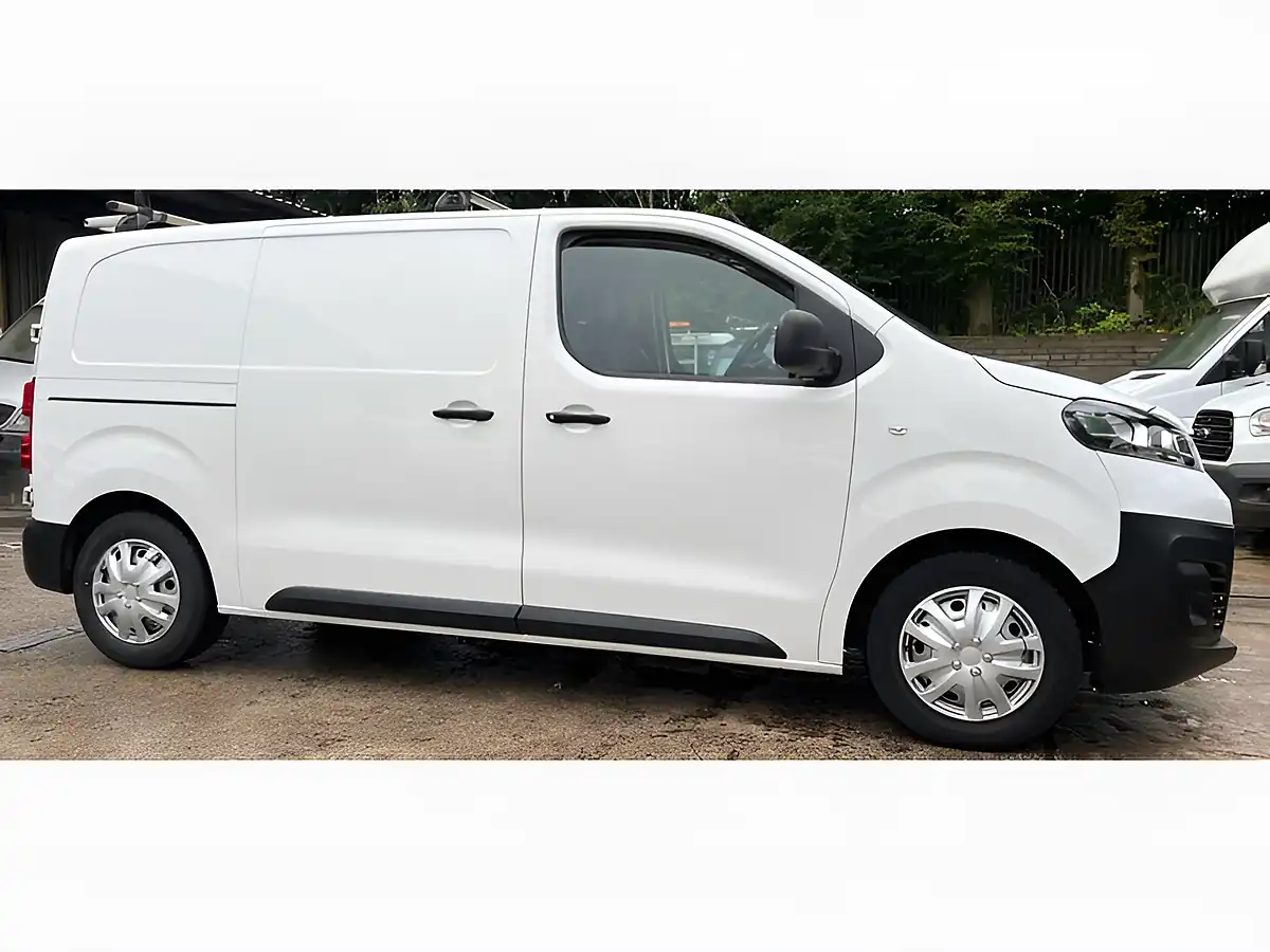 Used 2021 Vauxhall Vivaro Dynamic White - Interior and Exterior details 6