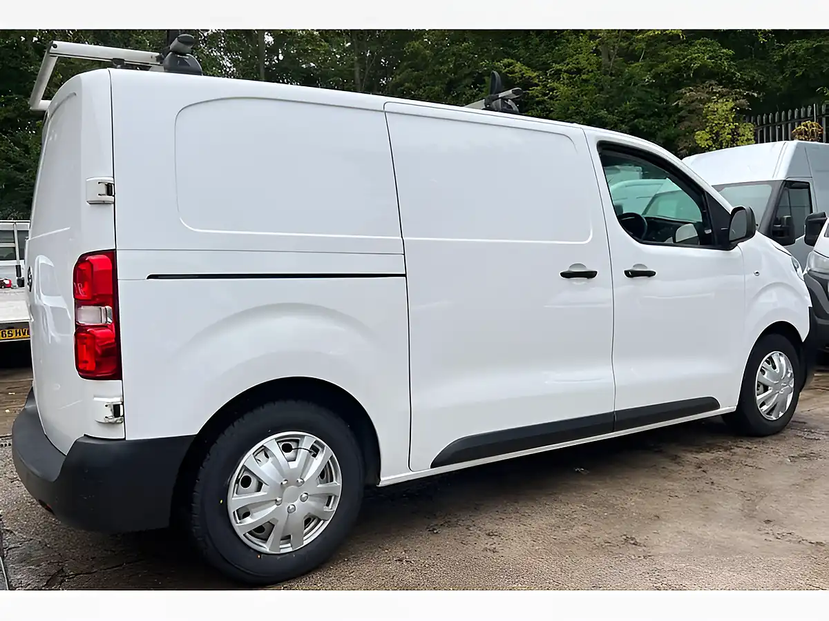 Used 2021 Vauxhall Vivaro Dynamic White - Interior and Exterior details 8