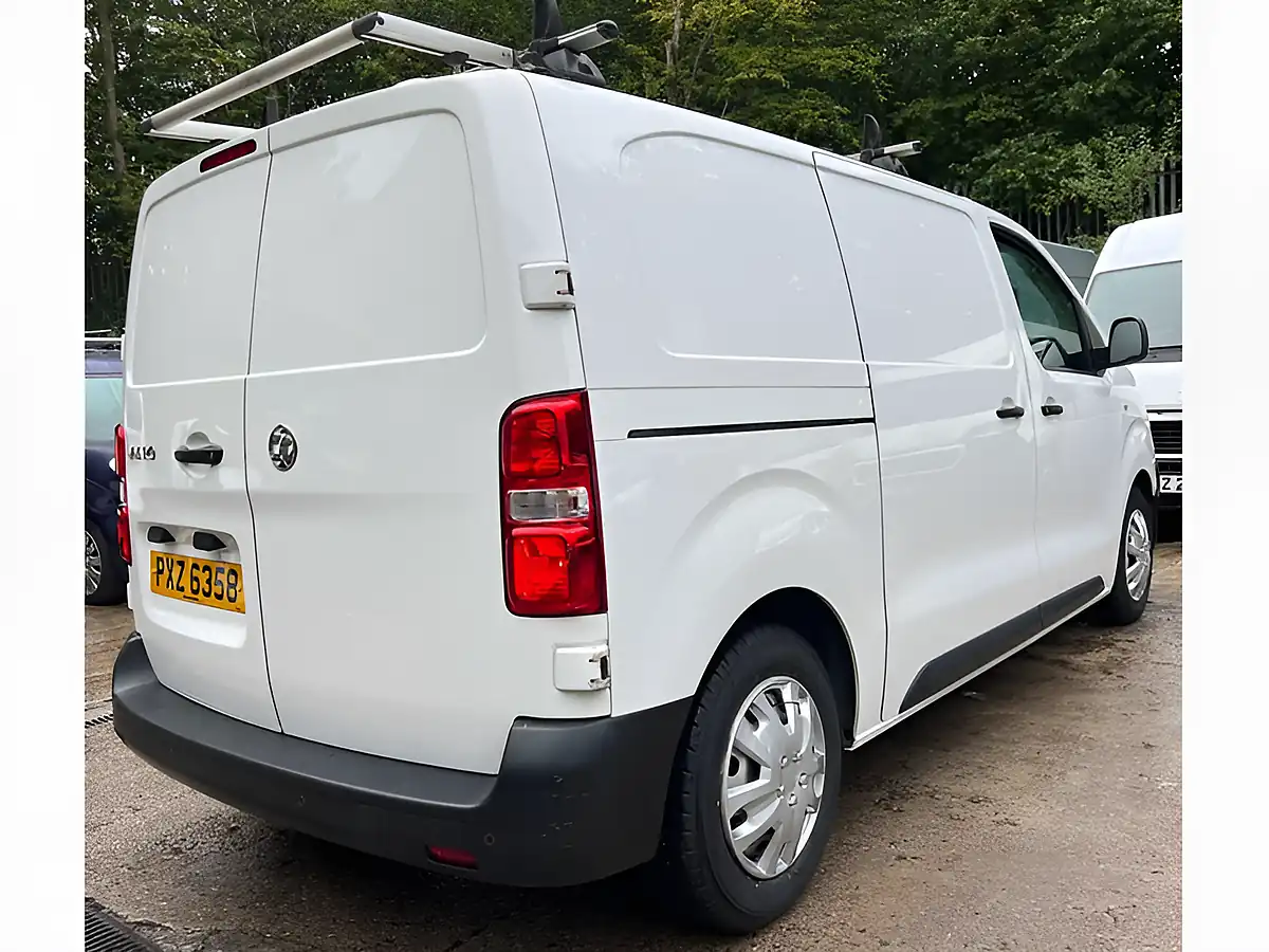 Used 2021 Vauxhall Vivaro Dynamic White - Interior and Exterior details 9