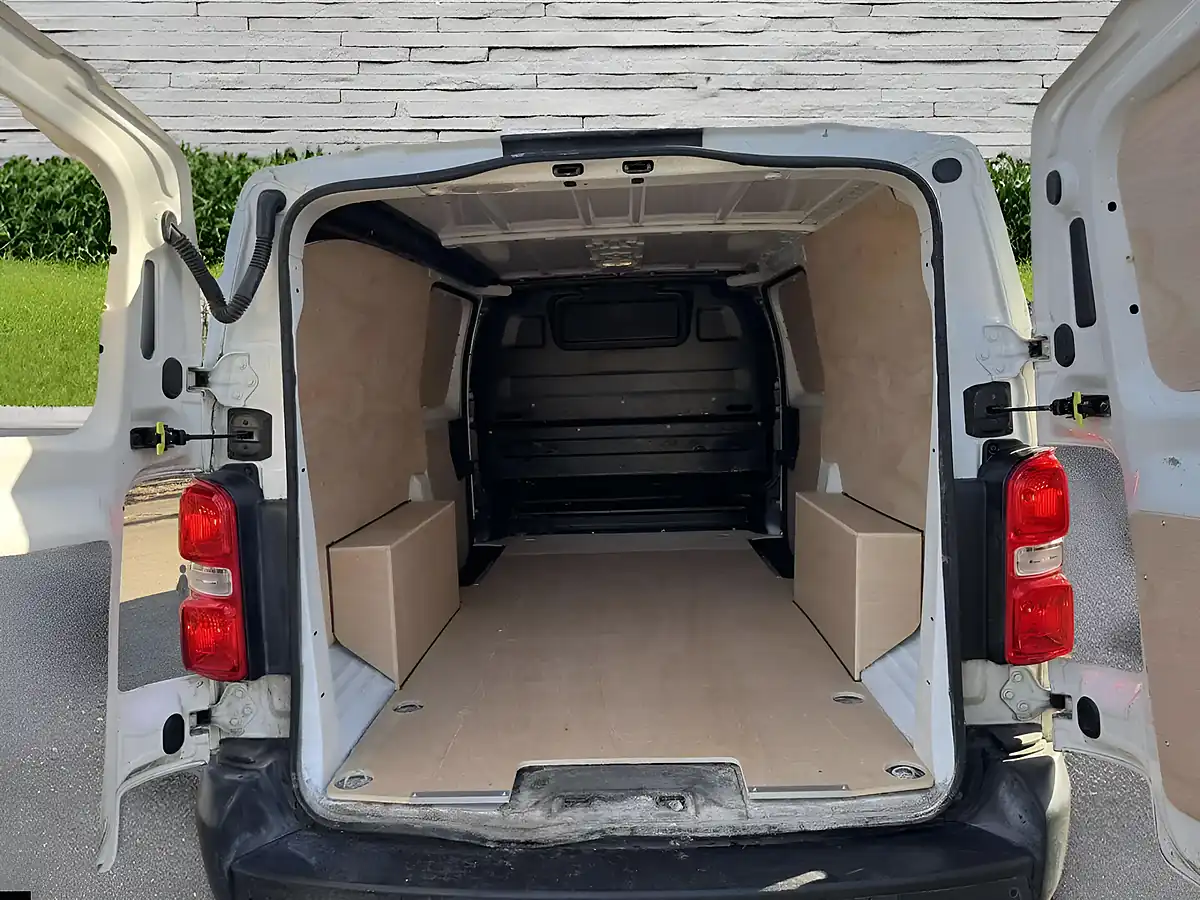 Used 2021 Vauxhall Vivaro Dynamic White - Interior and Exterior details 14