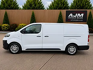 Used 2021 Vauxhall Vivaro Dynamic White - Interior and Exterior details 5