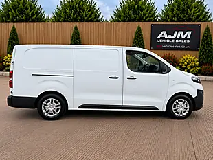 Used 2021 Vauxhall Vivaro Dynamic White - Interior and Exterior details 9