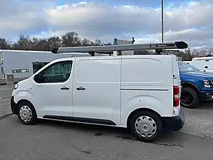 Used 2021 Vauxhall Vivaro Dynamic White - Interior and Exterior details 6